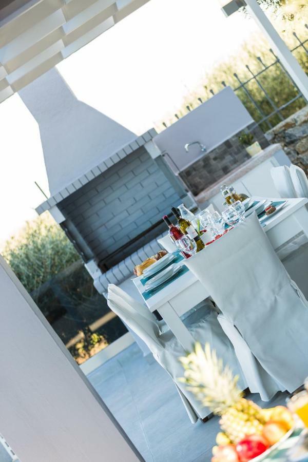 Evangelos Villas, Lavish Touch, By Thinkvilla Angeliana  Eksteriør bilde